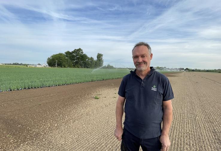 Guillaume Thomas, producteur et président de l'ODG (Organisme de défense et de gestion) des Amis de l'échalote d'Anjou. Il cultive 3,5 ha d'échalotes, sur une SAU totale de 55 ha.