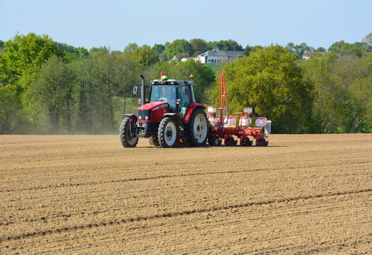 La hausse du GNR est survenue dans une période chargée en travaux, entre ensilages et semis de printemps. 