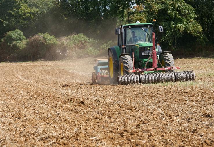 Lundi 31 août, Christian Pezot commençait à semer ses couverts végétaux.