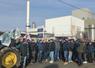Jeudi 18 janvier, à l'appel de la FDSEA et des JA 49, des agriculteurs de tout le département se sont rassemblés devant l'usine Lactalis pour bloquer l'entrée des camions sur le site de Saint-Florent le Vieil.