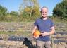 La récolte de courges va être maigre cette année chez Donovan Roland.