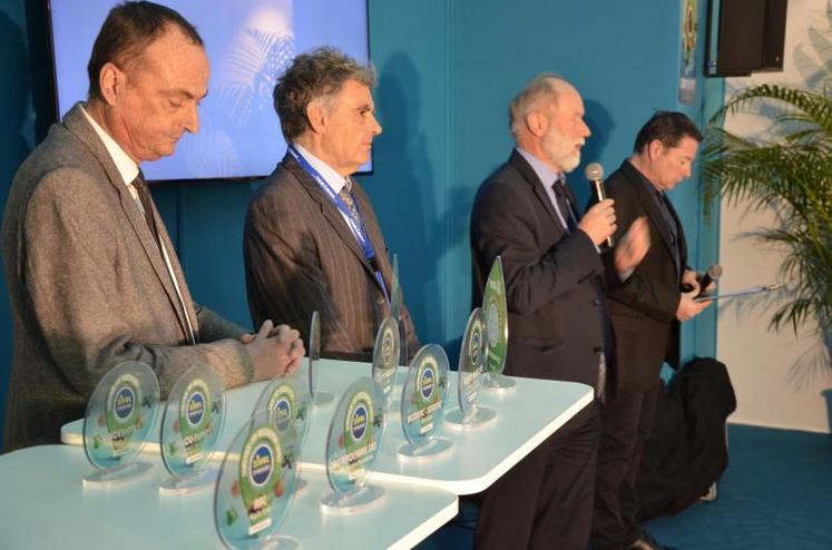 Bruno Dupont a remis hier les prix aux 13 lauréats du Sival Innovation.