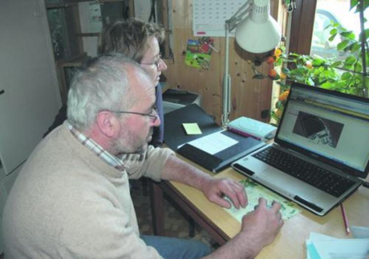 Agnès et Jean-Marie Heulin ont effectué leur télédéclaration en deux fois. Ils ont complété l’essentiel de la déclaration en une heure et demie. Mais ils ont préféré se reconnecter un peu plus tard pour affiner la mise à jour du Relevé parcellaire graphique, notamment pour fusionner des parcelles et matérialiser l’emplacement d’un nouveau bâtiment.