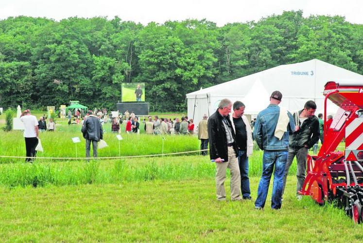 Au travers de 
conférences, 
de démonstrations, 
de rencontres avec des agriculteurs, des chercheurs, des 
spécialistes de l’eau, du machinisme, de la nutrition animale, des énergies 
renouvelables…, 
les visiteurs sont venus chercher des 
solutions pour faire évoluer leurs 
pratiques.