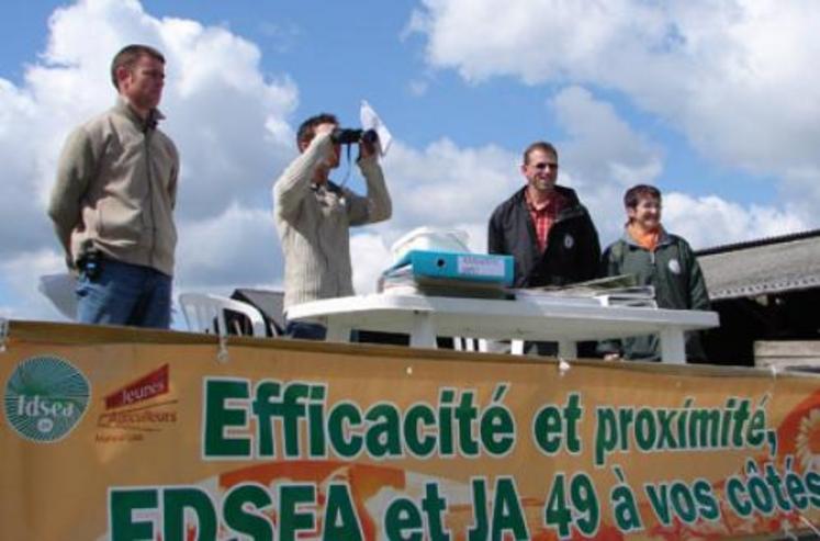 Venus de toutes les circonscriptions, 160 agriculteurs s’étaient déplacés à Andard avec la ferme volonté de rencontrer les candidats.