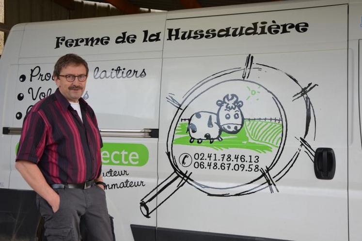 Jean-Louis Thomas, producteur laitier en Anjou. Il produit le lait que sa femme et une salariée transforment et commercialisent. Cette distinction des tâches est pour lui une des clés de la réussite.