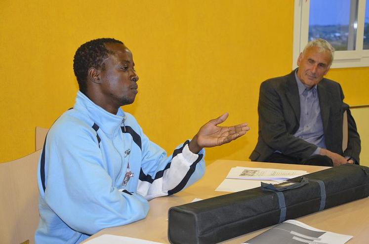 Issoufou Sawadogo, paysan et animateur d'un groupement Naam au Burkina Faso et Marc Colas, président d'Afdi Maine-et-Loire.