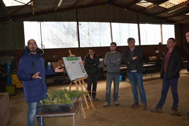 Didier Gerbaud, conseiller au service agronomie de Terrena, a animé un stand sur la gestion des intercultures. 
« C'est le végétal qui sera de plus en plus au coeur des solutions », a expliqué l'intervenant.