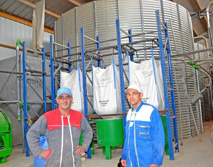 Le Gaec des deux chemins vient tout juste de mettre en route leur Faf pour alimenter l’élevage de porc et celui des vaches laitières.