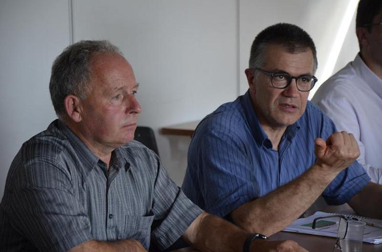 Accompagné de Didier Loiseau et Laurent Boussès, Damien Lacombe, président de Sodiaal Union, a échangé lundi après-midi à Angers avec une vingtaine de responsables FDSEA et JA de la région Pays-de-la-Loire.