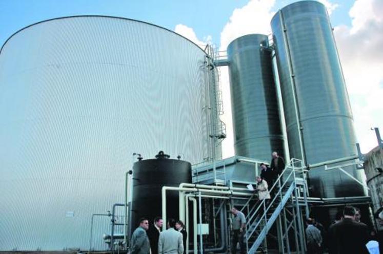 Le méthaniseur permet de dépolluer les vinasses et de produire du biogaz pour la chaudière de l’usine de distillation.