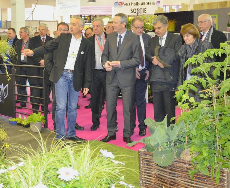 Le salon du végétal a été inauguré avec les élus locaux, mardi 10 février, au parc des expositions d’Angers.
