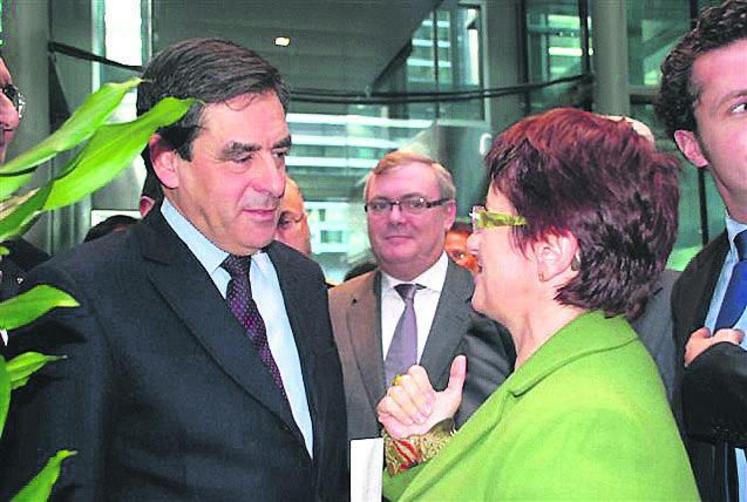 François Fillon, lors de sa venue à l’inauguration des nouveaux locaux du Crédit agricole, s’est vu remettre un courrier par Christiane Lambert aux noms de la FDSEA et JA 49, contenant les préoccupations du Maine-et-Loire  vis-à-vis des mesures prises concernant les prêts aidés du plan de soutien.