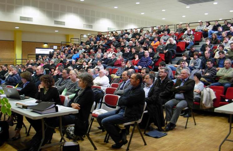 Près de 250 éleveurs étaient présents pour assister à l’assemblée générale de l’association.