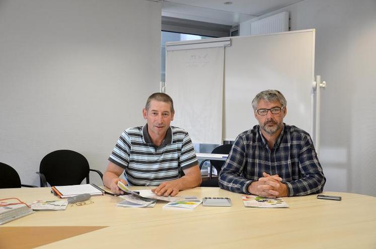 Jean-Paul Piet et Denis Asseray ont présenté les références 2013 des entreprises agricoles en Sarthe, Maine-et-Loire et Loire-Atlantique.