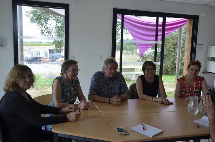 Les sénateurs, de gauche à droite : Catherine Deroche (Maine-et-Loire), Angèle Préville (Lot), Joël Labbé (Morbihan), rapporteur, Corinne Imbert (Charente-Maritime), également présidente de la mission, et Marie-Pierre Monier (Drôme).