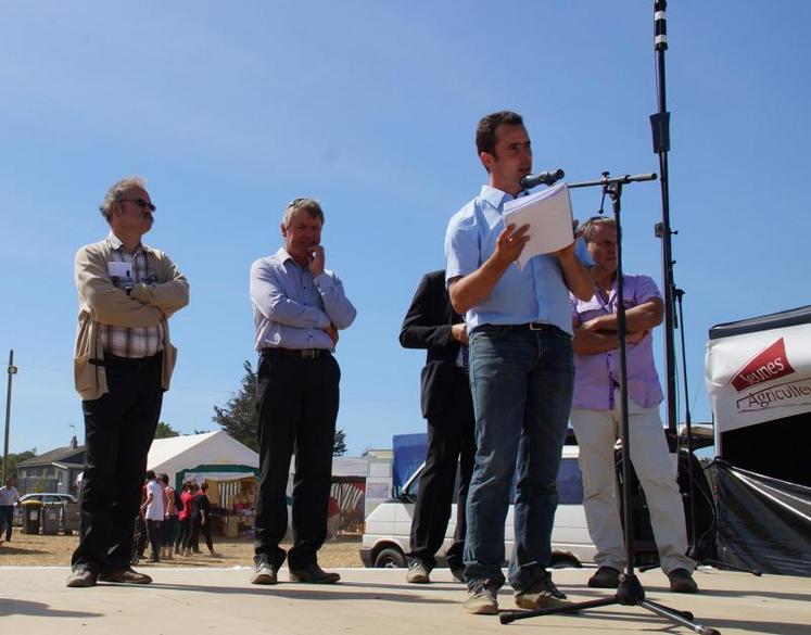 Lors de l’inauguration, les responsables professionnels et les élus locaux ont parcouru le festival pour découvrir les différents stands.