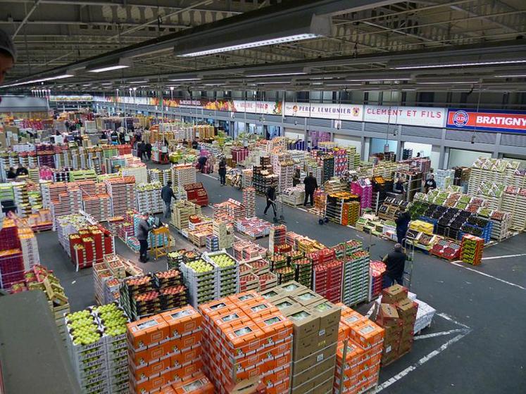 Fruits et légumes au marché de Rungis.