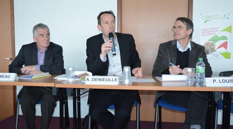 (De gauche à droite) Fernand Pineau de la Draaf, Alain Denieulle, président du GIE Élevage Pays de la Loire et Patrick Louis, directeur du GIE Élevage.