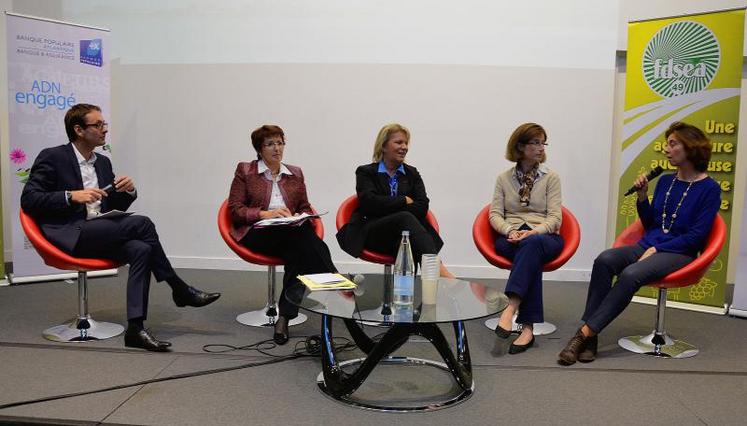 Christiane Lambert, première vice-présidente de la FDSEA, Cécile Bellanger, vice-présidente d’évolys, Cécile Levallois, chef d’entreprise de la société Michel Dutertre et Frédérique Roulland, gérante de Mahe.