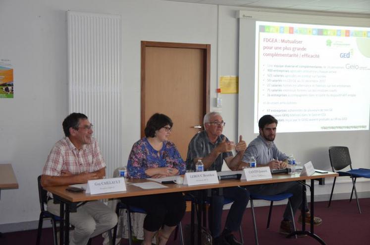 De gauche à droite : Guy Caillault (président du Ged 49), Bénédicte Lebouc (présidente du SR 49), Jeannick Cantin (président du Geiq Agriqualif Pays-de-la-Loire) et Benoît Aupecle (directeur des 3 structures).