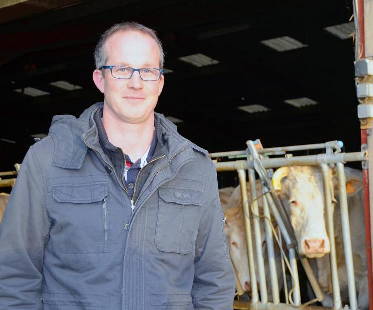 Florent Landreau est installé, depuis 2006, à Saint-Macaire-en-Mauges où il produit avec son frère du porc et de la viande bovine.