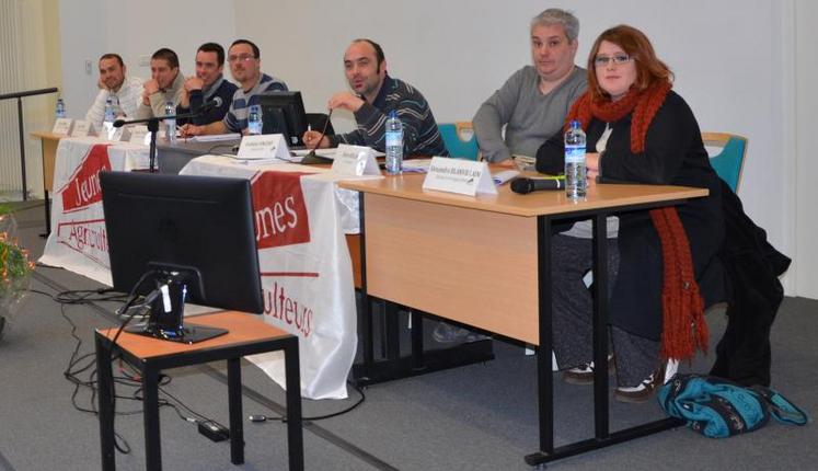 L’assemblée générale de JA 49 s’est tenue le jeudi 14 mars au lycée de Pouillé. Boris Bujan (sur la photo, le deuxième en partant de la droite) de JA national était l’un des invités.