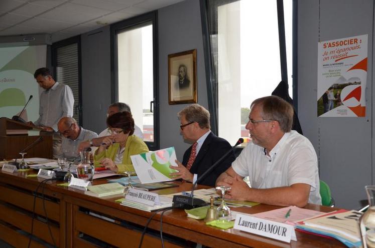 À la session Chambre d’agriculture, le préfet François Burdeyron s’est dit "préoccupé par le nombre de Zones d’activité inoccupées."