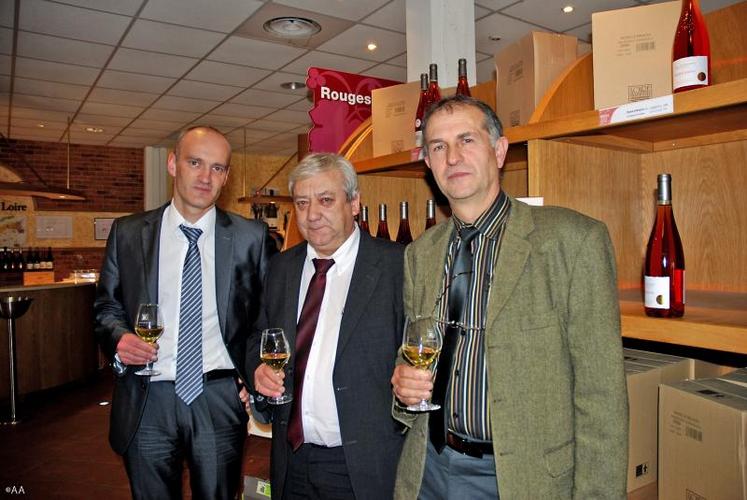 Jérôme Lemasson, directeur du pôle vins des Caves de la Loire, Jean-Michel Mignot, directeur général, Michel Blet, président. L’assemblée générale s’est déroulée le 24 février.