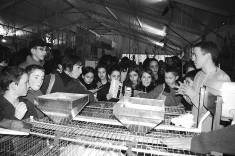 Les jeunes en formation ont présenté leurs métiers et les productions aux nombreux visiteurs et scolaires.