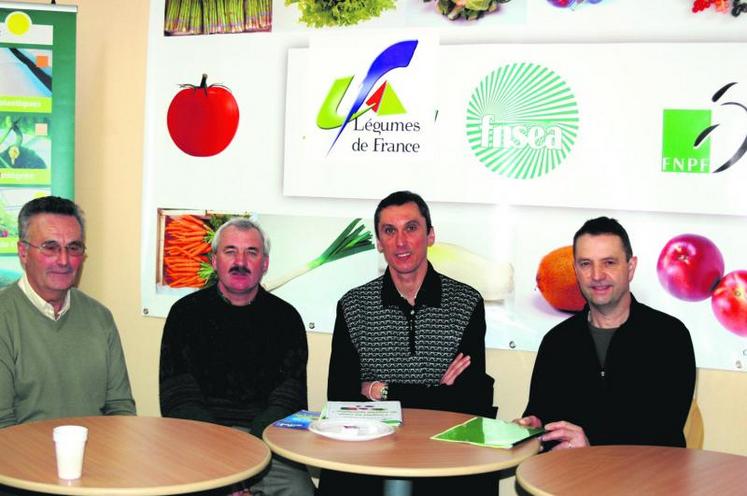 Serge Ménard, salarié agricole et président du Fafséa Pays de la Loire, Dominique Bouhier, salarié et membre de l’Arefa, Jean-François Vinet, maraîcher en région nantaise et Claude Cochonneau, président de la commission emploi de la FNSEA.