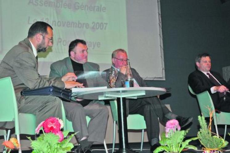 Daniel Prieur, agriculteur dans le Doubs (deuxième en partant de la gauche) a expliqué comment les MFR de son département sont allées à la rencontre d’un public plus urbain.