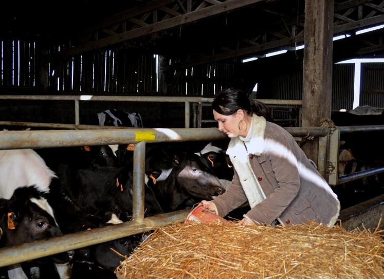 Lydie Robert, 37 ans, est agricultrice à Angrie, en EARL avec son mari.