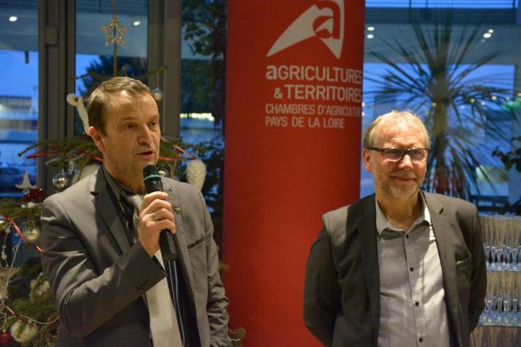 Claude Cochonneau et François Beaupère ont souhaité leur voeux ce lundi 9 janvier, dans l'Atrium de la Maison de l'Agriculture à Angers.