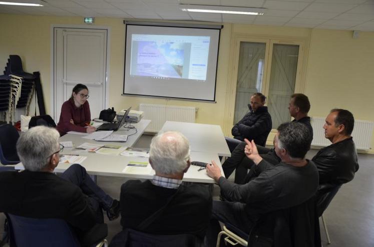 Les participants à la réunion d’information sur la méthanisation, organisée par la Chambre d’agriculture des Pays-de-la-Loire, mardi 5 mars à Bouchemaine.