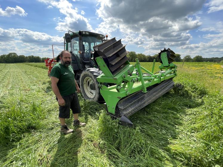 Rouleau pour outil de travail du sol en ligne