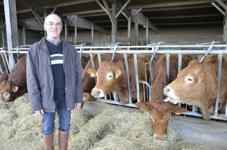 Guy Pasquier privilégie le développement squelettique et la croissance dans ses choix génétiques. Plus de 75 éleveurs limousins ont visité sa ferme, le 18 février.