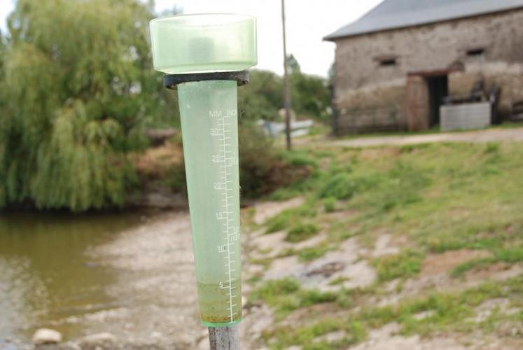 En Maine-et-Loire, le manque d'eau se fait sentir sur les semis de printemps et les cultures d'hiver. Les premiers tours d'eau ont débuté dans les sols superficiels.