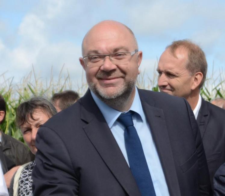 Le ministère de l’Agriculture a indiqué le 11 juin que le ministre et les dirigeants de la FNSEA se sont rencontrés dans l’après-midi pour faire le point sur les sujets liés aux distorsions sociales et environnementales.