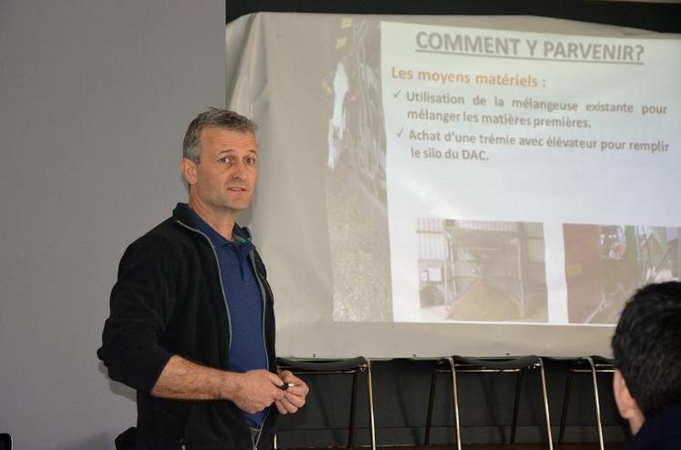 Luc Leblay, technicien indépendant en élevage laitier spécialiste en ration autonome et mélangée est intervenu devant les 90 participants de l’assemblée générale du groupement Prim’holstein 49.