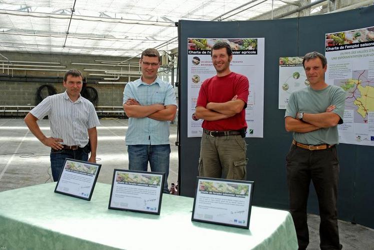 Serge Gouffier (Deltaflor),  Florent et Louis-Henri Guérin (Gaec des Trois 
Rivières), Frédéric Lantin (Ribanjou). Horticulteurs dans la zone du Rocher à Tiercé, ils travaillent à l’amélioration de l’accueil des travailleurs saisonniers.