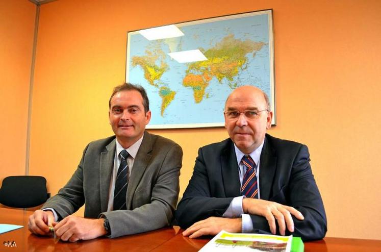 Christophe Thibault, président du conseil d’administration et Yves Gidoin, directeur général. Fleuron d’Anjou a créé une filiale, FDAInternational, qui exporte fruits et légumes dans le monde entier.