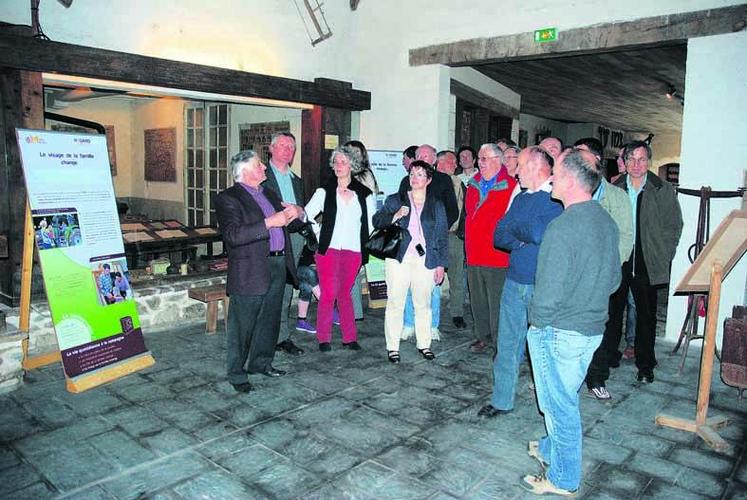 La semaine dernière, les membres du conseil d’administration de la FDSEA ont visité l’exposition que le Musée des métiers consacre, jusqu’en octobre, à l’agriculture.