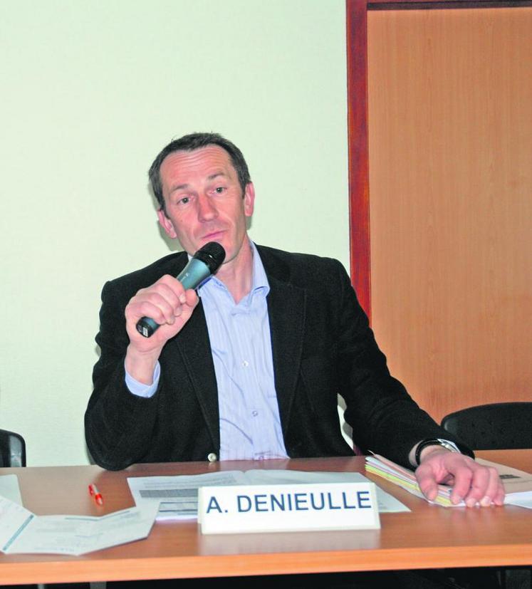Alain Denieulle président du GIE 49, est intervenu lors de l’assemblée 
générale, vendredi dernier, à la Maison de l’agriculture.