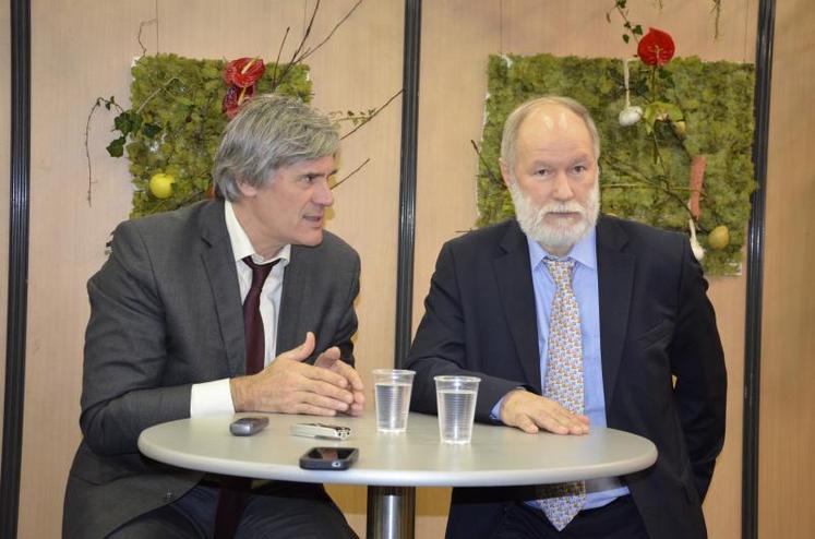 Lors de sa visite au Sival, Stéphane Le Foll, le ministre de l'Agriculture, a tenu une conférence de presse, le jeudi 15 janvier, avec Bruno Dupont, président du Sival.