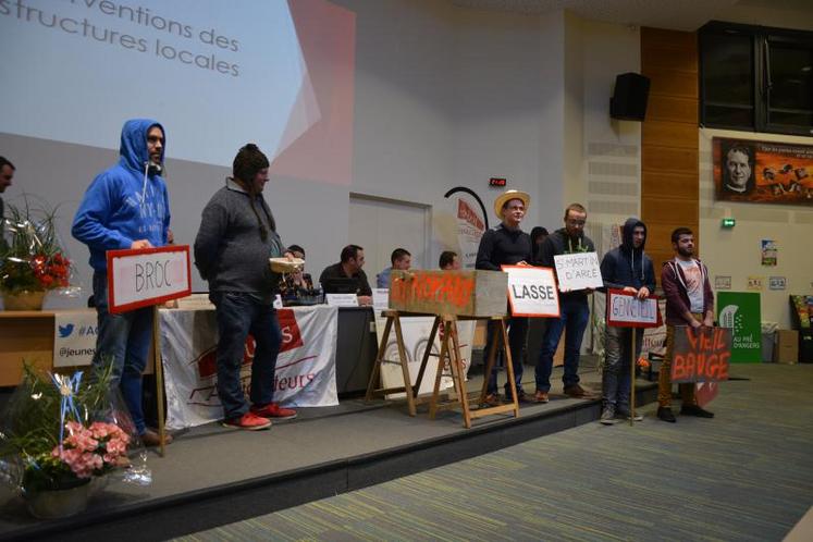 Lors des interventions des cantons, les JA de la structure locale de Baugé ont rendu hommage aux communes meurtries appartenant à la Zone agricole défavorisée.