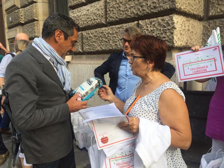 Serge Papin (Système U) avec Christiane Lambert, présidente de la FNSEA, avant l''ouverture des ateliers des Etats généraux de l'alimentation.