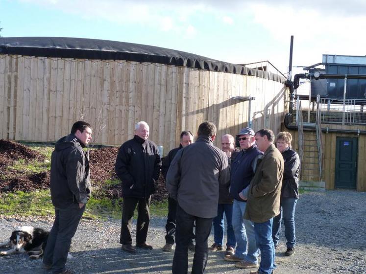 Les agriculteurs du syndicat communal de Longué sont allé visiter une unité de méthanisation en Touraine.