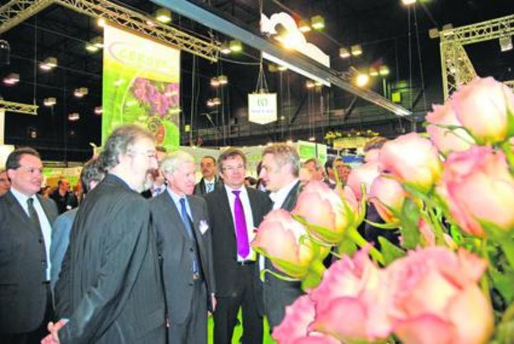 Lors de l’inauguration, Bruno De Laage président de Végépolys, 
à la rencontre des professionnels du végétal spécialisé.