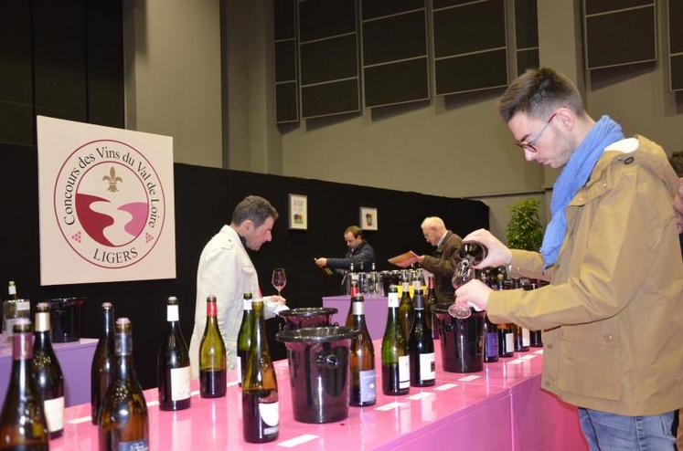 Lundi 1er février, les visiteurs du Salon des vins de Loire pouvaient déguster les vins primés.